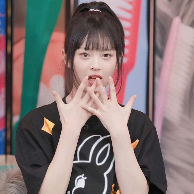 NEWJEANS T-SHIRT 100% BAUMWOLLE (schwarz/weiß)