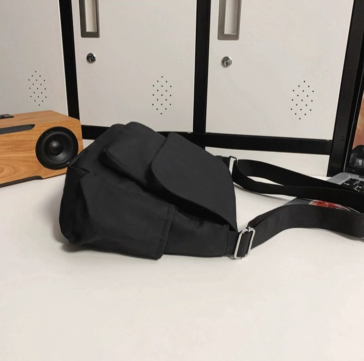 BTS BT21 TASCHEN VERSCHIEDENE MODELLE (schwarz und weiß)