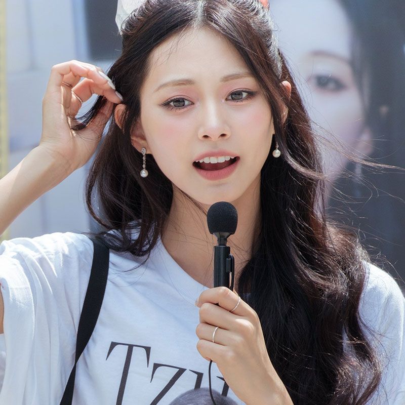 TZUYU (TWICE) 100% BAUMWOLLE SHIRT (weiß und schwarz)