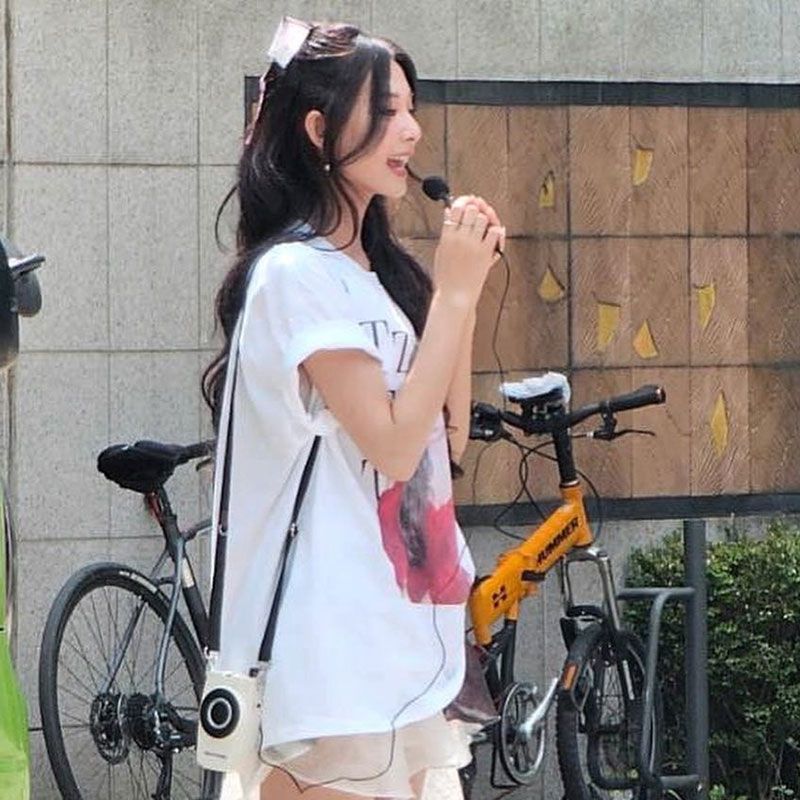 TZUYU (TWICE) 100% BAUMWOLLE SHIRT (weiß und schwarz)