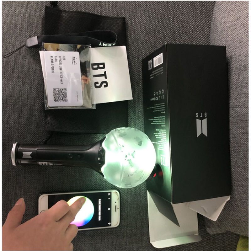 BTS ARMYBOMB - LICHTSTAB MIT FOTOKARTEN VERSION 3 UND VERSION 4