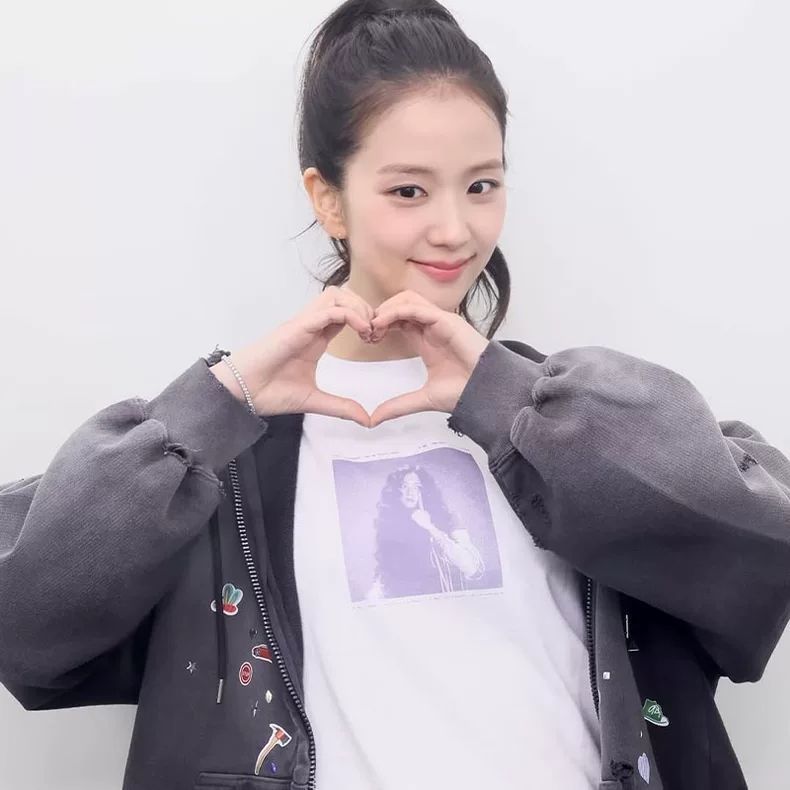 JISOO T-SHIRTS (BLACKPINK) AMORTAGE 100% BAUMWOLLE