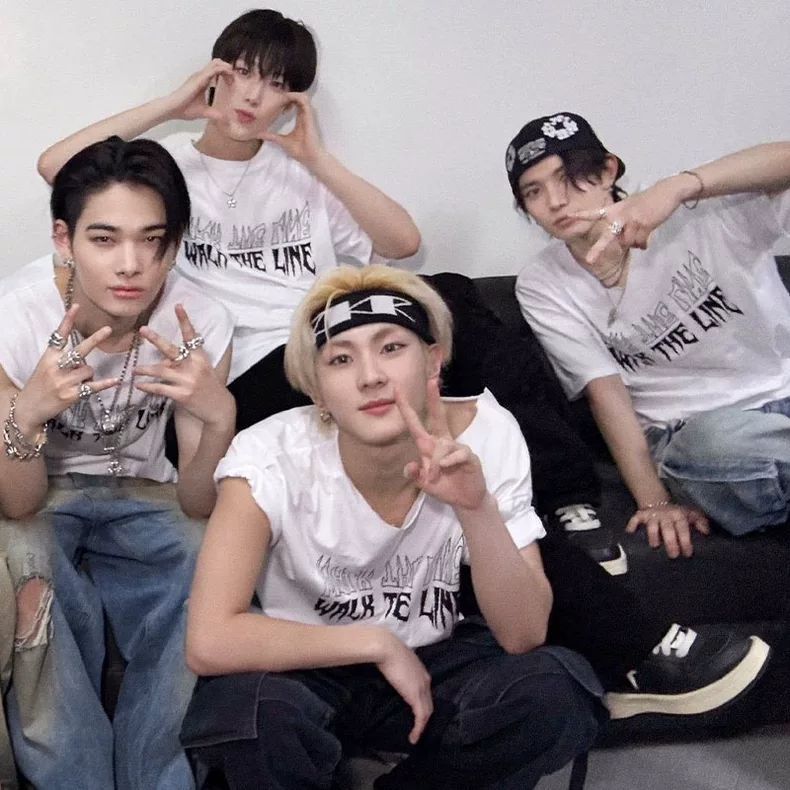 ENHYPEN T-SHIRT 2025 WALK THE LINE 100% BAUMWOLLE