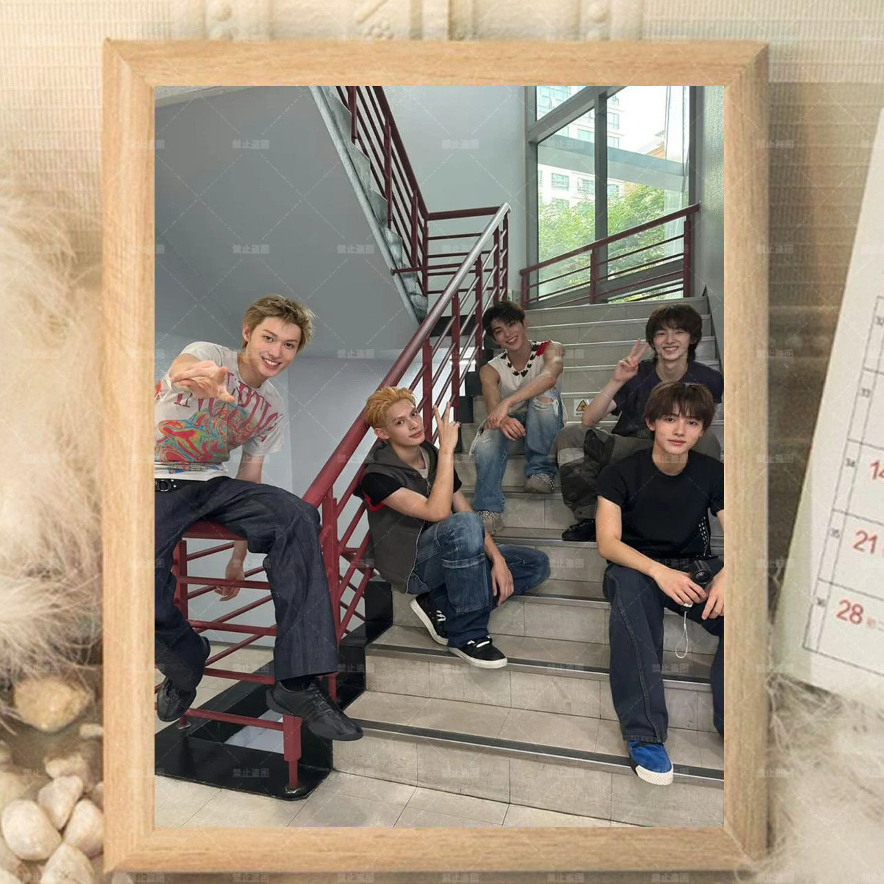 CORTIS DEKORATIVER RAHMEN - VERSCHIEDENE GRÖSSEN UND BILDER