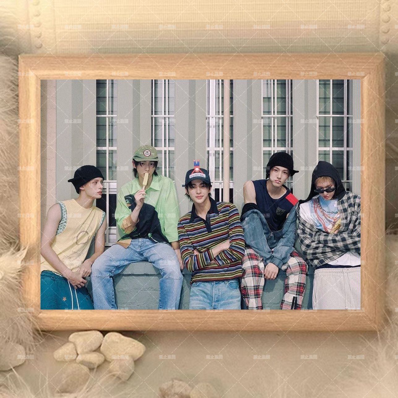 CORTIS DEKORATIVER RAHMEN - VERSCHIEDENE GRÖSSEN UND BILDER