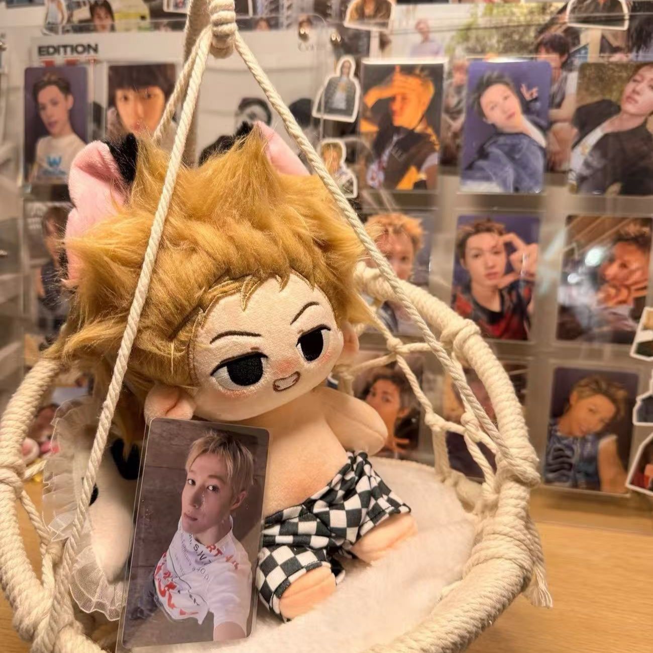 MINI-PUPPE JUHOON CORTIS 10 CM