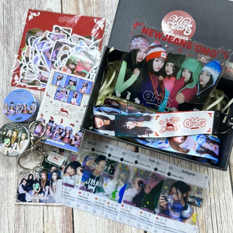 KIT 92 TEILE (60 FOTOKARTEN + 32 STICKER) NEWJEANS GET UP
