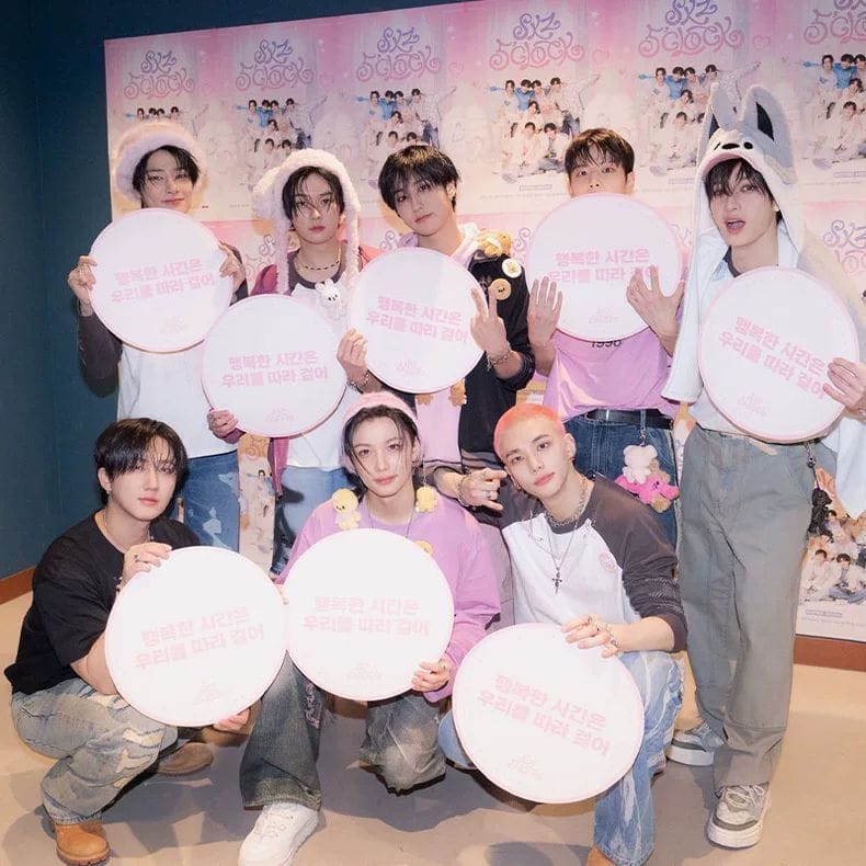 STRAY KIDS SKZ 5'CLOCK LANGARM-T-SHIRT