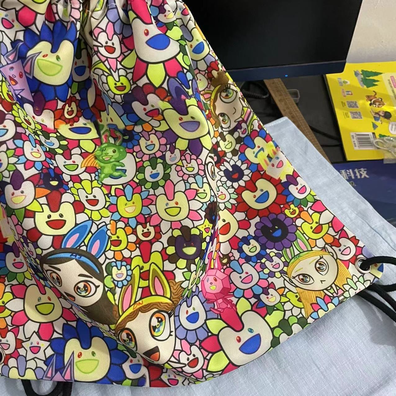 NJZ NEWJEANS ZUGBANDTASCHE MERCH