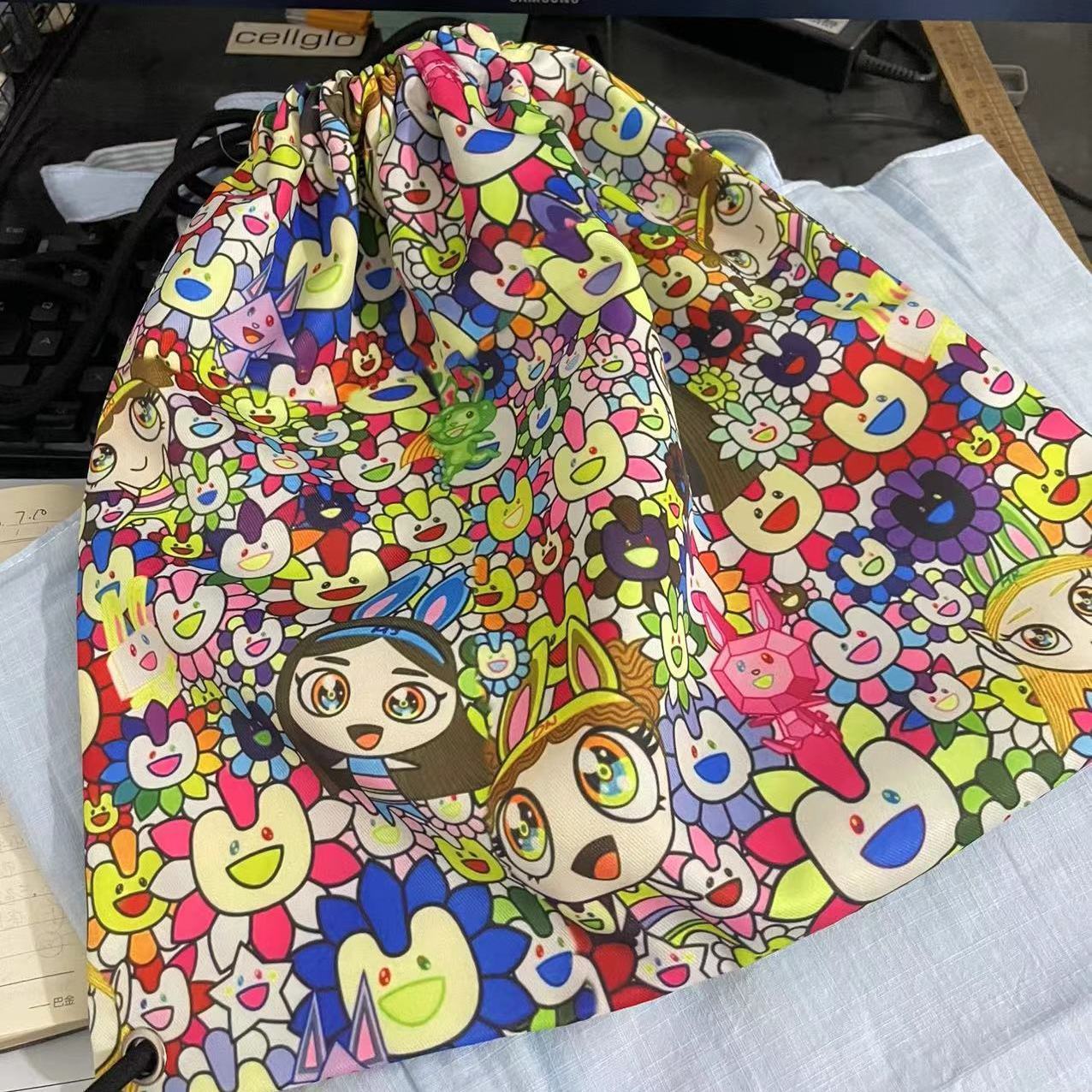 NJZ NEWJEANS ZUGBANDTASCHE MERCH