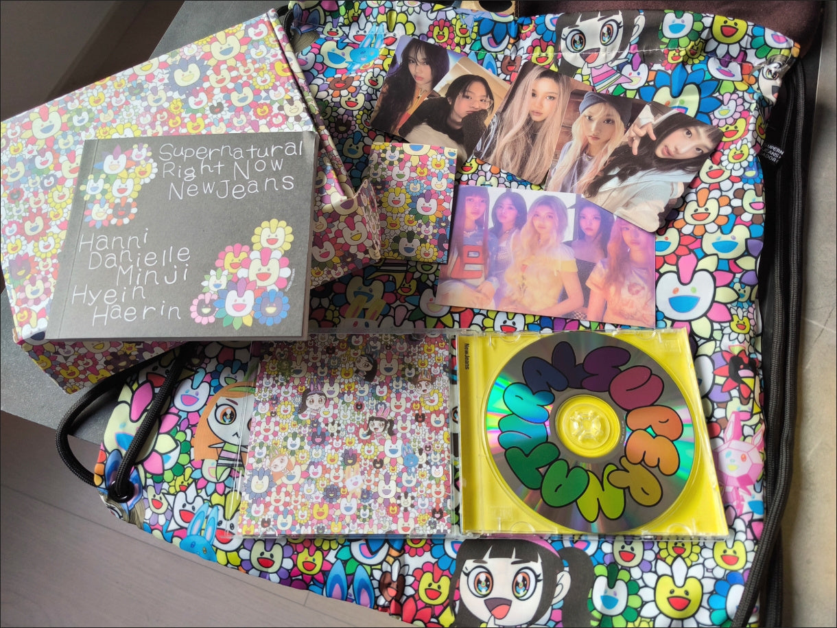 NJZ NEWJEANS ZUGBANDTASCHE MIT PERSONALISIERTER BOX UND ZUBEHÖR