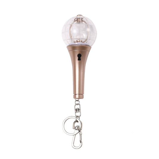 ATEEZ LED-KEYRING MIT LICHTSTOCK
