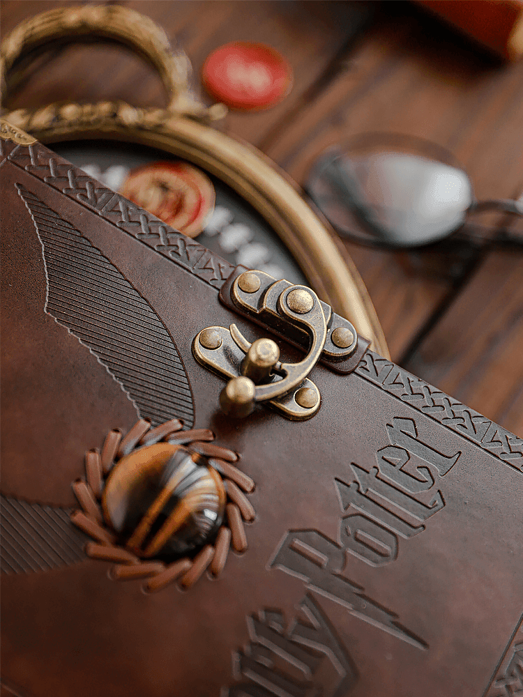 RETRO/VINTAGE BUCH ZUM SCHREIBEN + HARRY POTTER FÜLLER