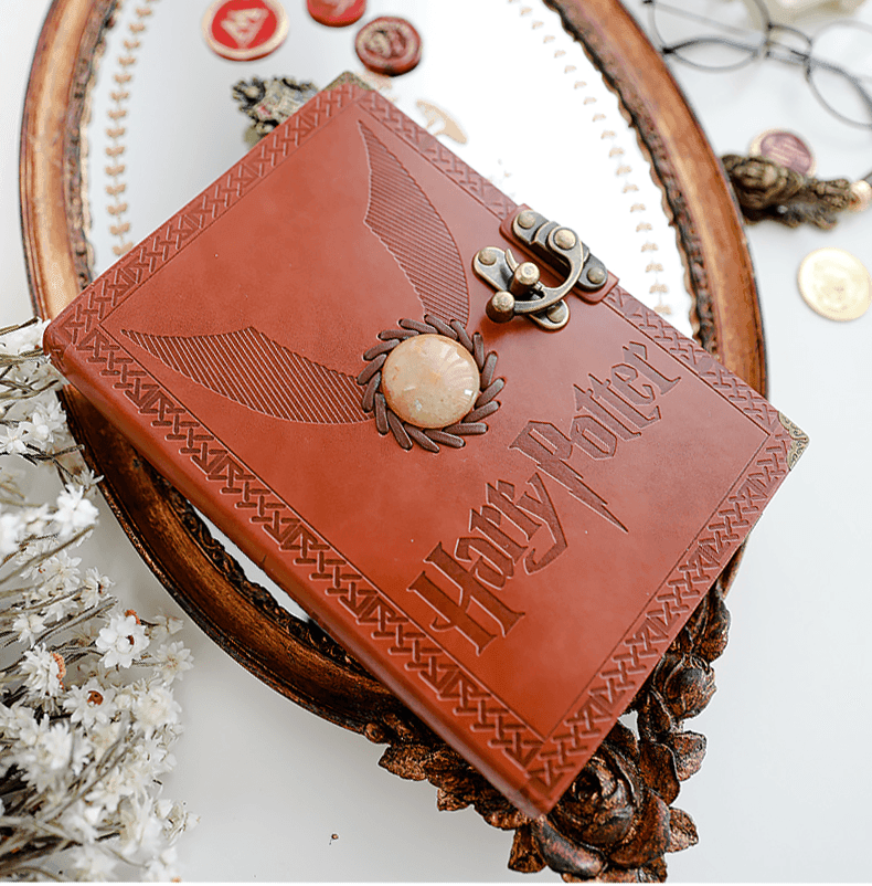 RETRO/VINTAGE BUCH ZUM SCHREIBEN + HARRY POTTER FÜLLER